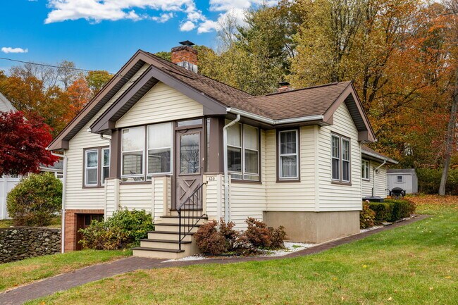 Foto del edificio - 430 Old Main St