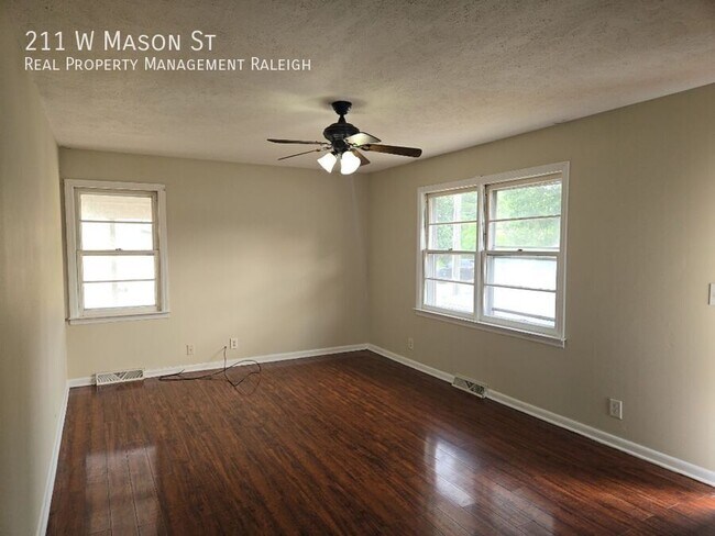 Foto del edificio - 211 W Mason St