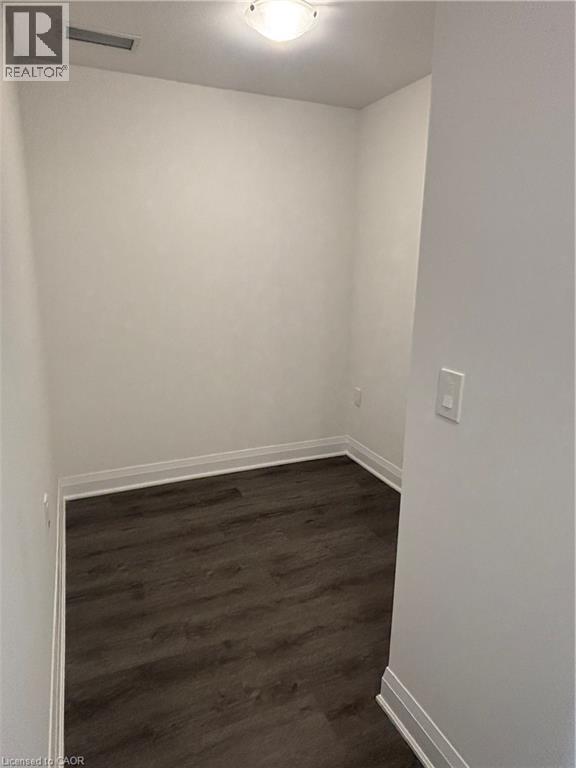 Photo du bâtiment - 1936 Rymal Rd E