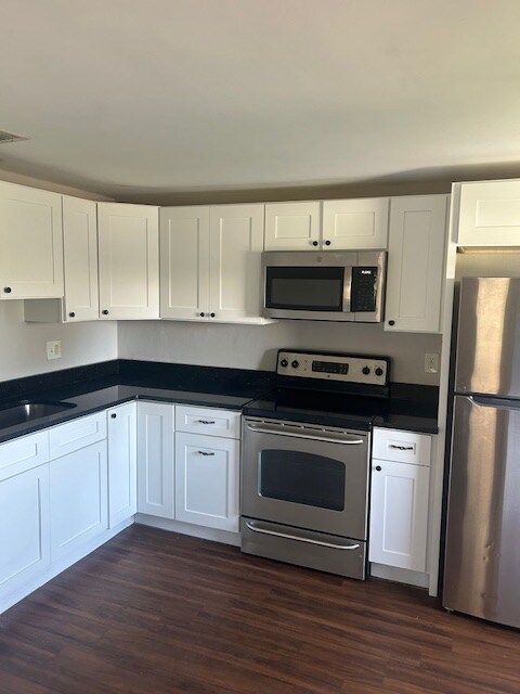 Building Photo - 5906 Siesta Ln