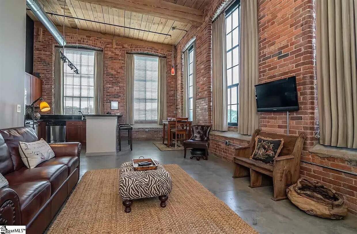 400 Mills Ave Unit 416, Greenville, SC 29605 Condo for Rent in Greenville, SC