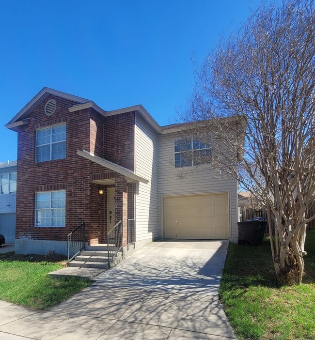 Building Photo - Perfectly Located near Medical Center