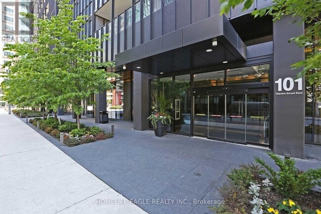 Building Photo - 101-2101 Charles St E