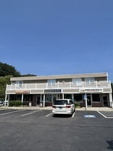 Building Photo - 1064 Poquonnock Rd