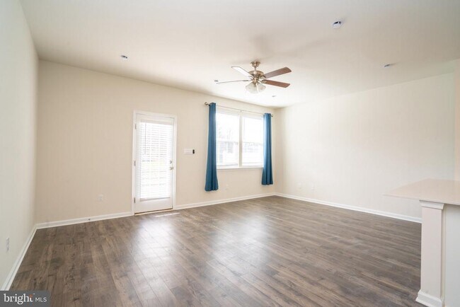 Building Photo - 172 Mazzeo Dr