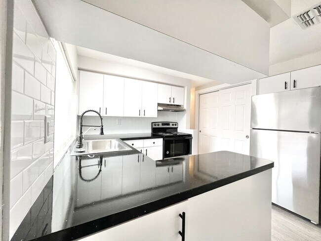 Foto del edificio - 3624 Oakhurst Dr