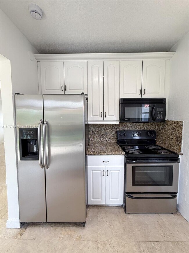 Foto del edificio - 2975 SW 25th Ter