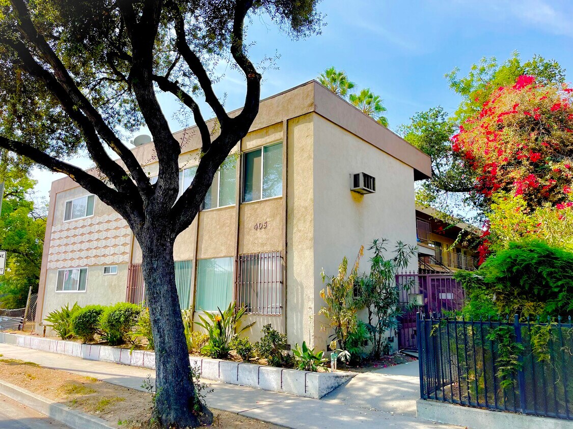 Primary Photo - 405 N Marengo Ave