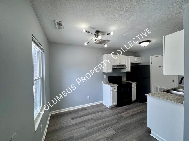 Foto del edificio - 3285 E Mound St