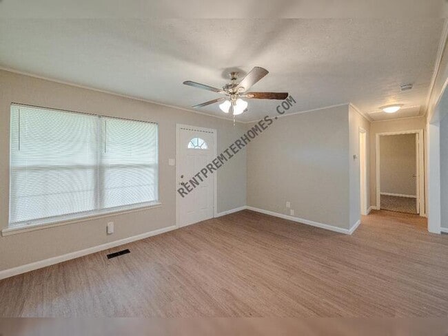 Building Photo - 2208 Coors Dr
