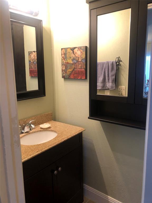 Building Photo - 6718 Silvermine Dr