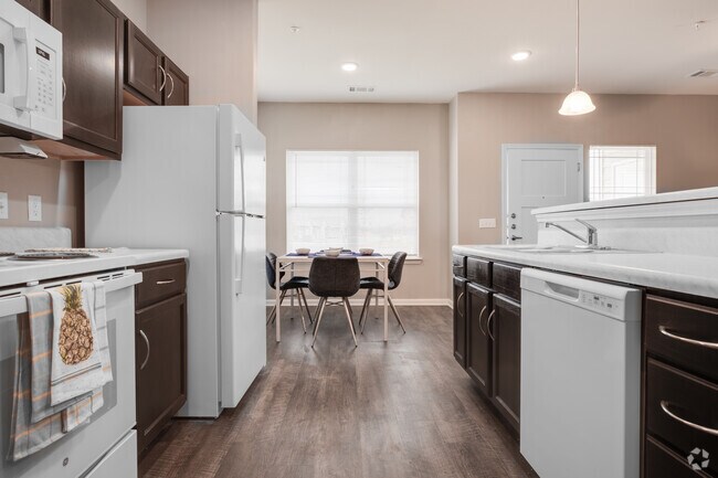 1HAB, 1BA - 794 ft² - Maple Park