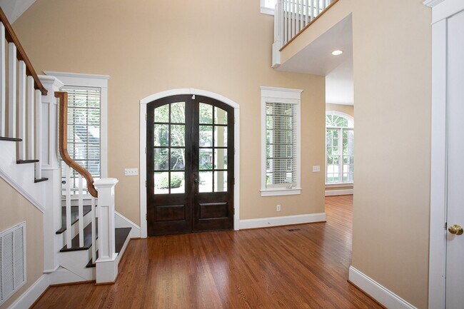 Foto del edificio - Improved price and available immediately!! Stunning Governor's Club Chapel Hill home!