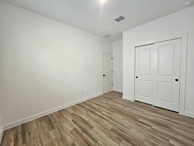 Foto del edificio - 8419 Tranquil Bay Ct