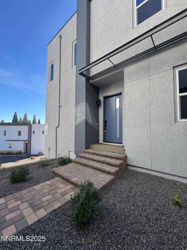 Foto del edificio - 1521 Golf Club Dr