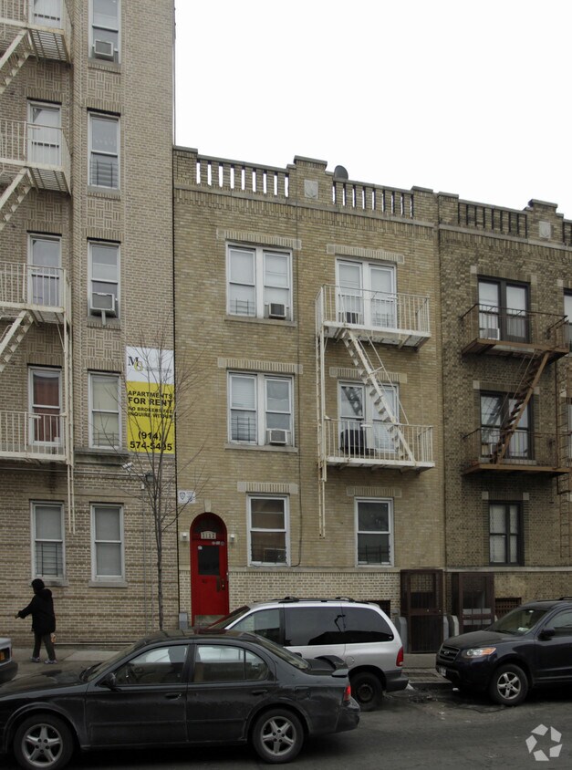 Building Photo - 3132 Perry Ave