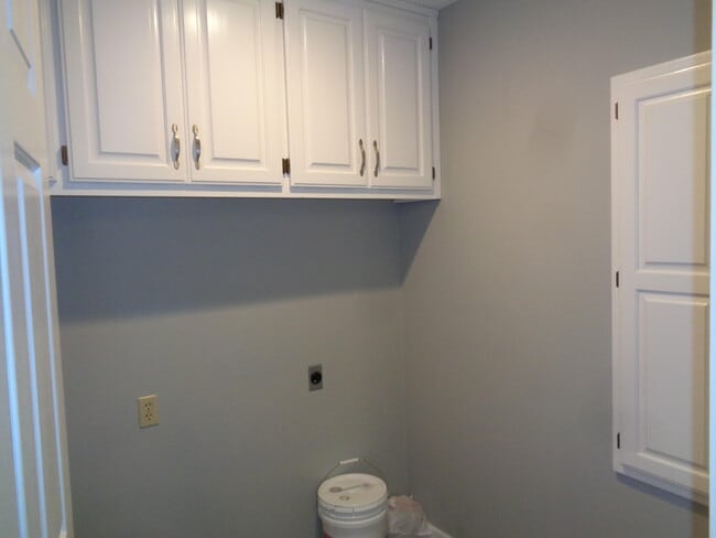 Building Photo - 3801 Blue Cedar Ln