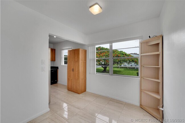 Foto del edificio - 486 Fanshaw L