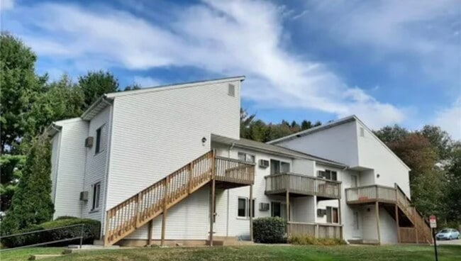 Building Photo - 1134 Hartford Tpke