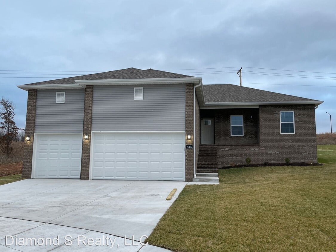 4 br, 2 bath House 2206 North Regan Circle House Rental in Ozark