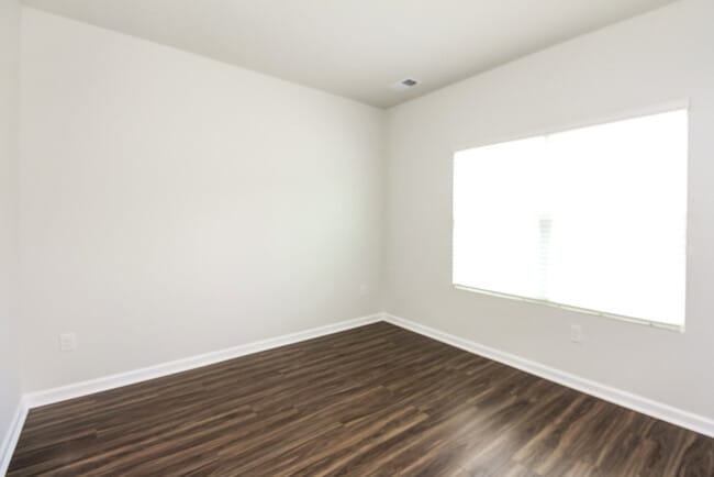 Foto del edificio - 152 Dorian Lp