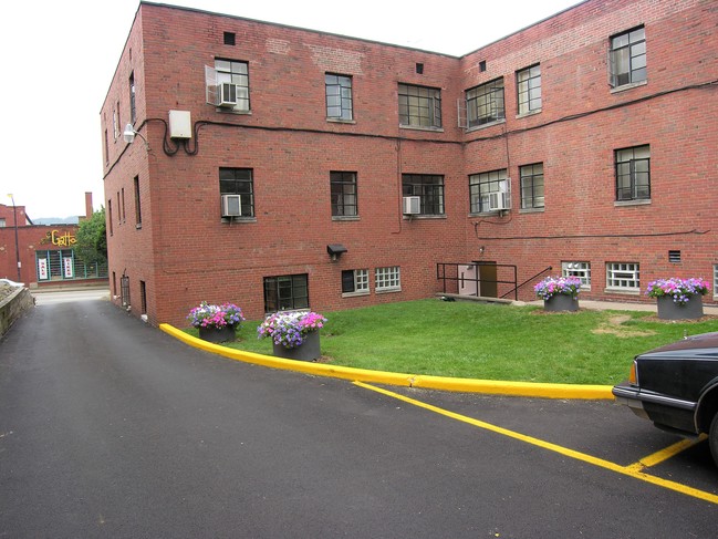 Building Photo - Ravenswood