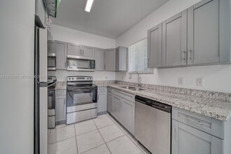 Building Photo - 14710 NE 7th Ct