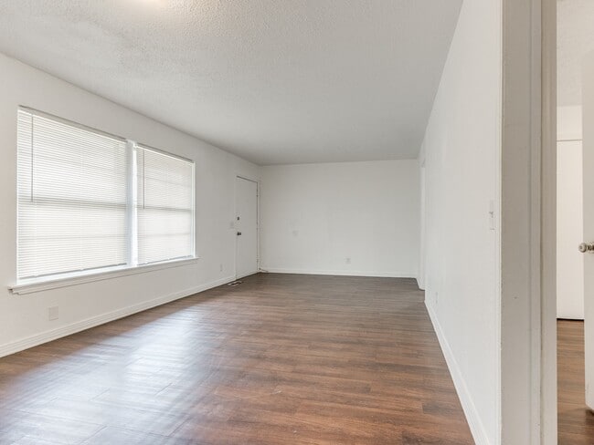 Photo - 1404 NE 38th St House