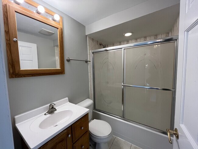 Foto del edificio - 2704 E 128th St