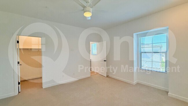 Foto del edificio - 2746 W Red Fox Rd