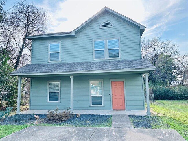 Foto del edificio - 6301 Crumley Ln