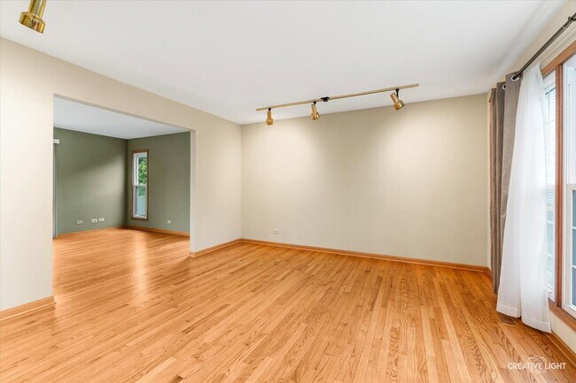 Foto del edificio - 920 Fairfax Ct