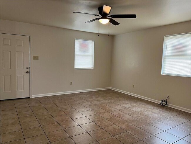 Foto del edificio - 4230 N Claiborne Ave