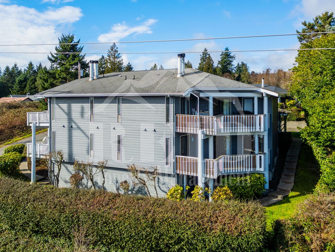 Primary Photo - Water view 4 plex close to Silverdale and ...