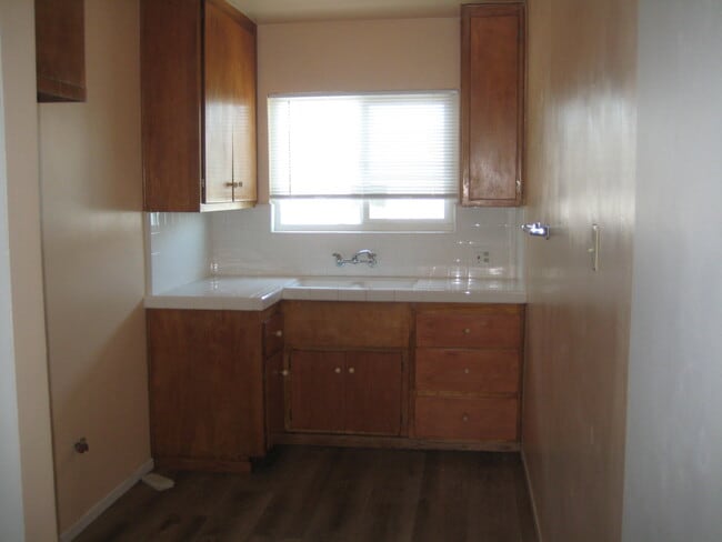 Building Photo - 467 S Downey Rd