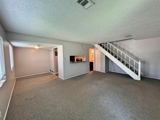 Building Photo - 1250 S Monaco Pkwy