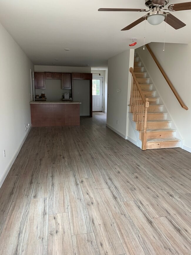 Building Photo - 36 Vly Rd