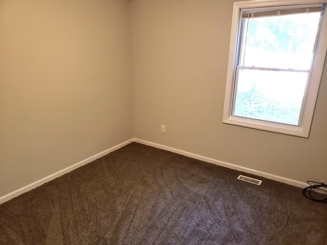 Building Photo - Move in Ready Rental