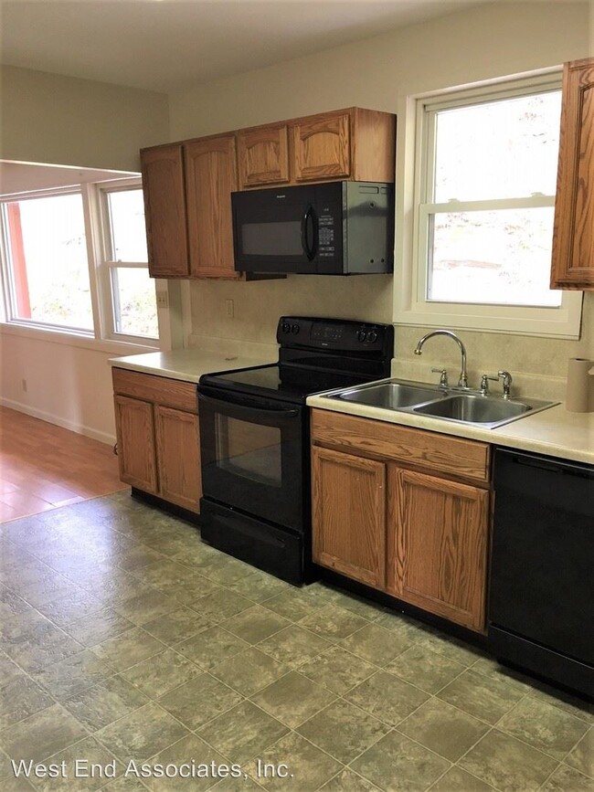 Foto del edificio - 3060 S Cedar Crest Blvd