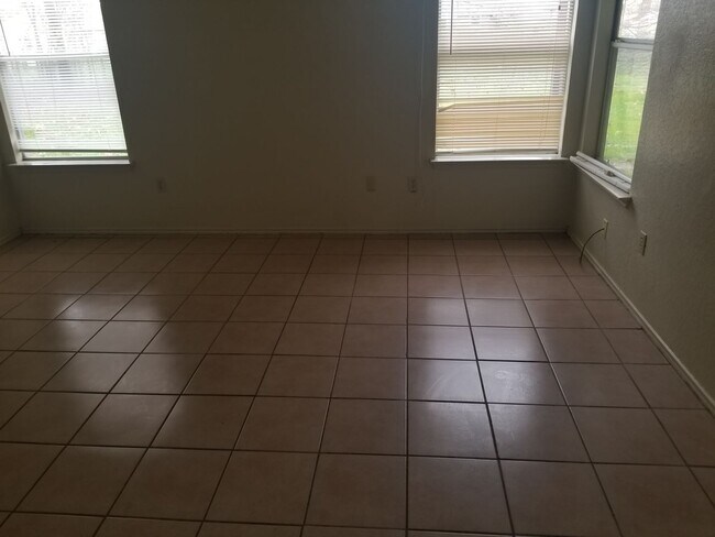 Foto del edificio - 2405 Kilgore Dr
