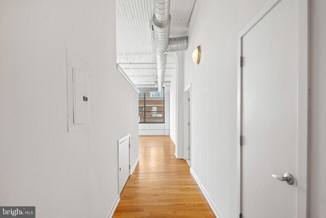 Building Photo - 2200 Arch St
