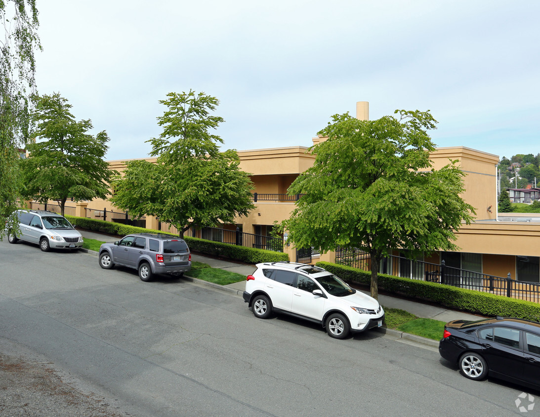 Primary Photo - Lyons Gate Apartments