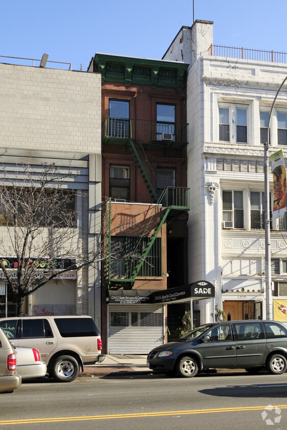 Primary Photo - 11 E 125th St