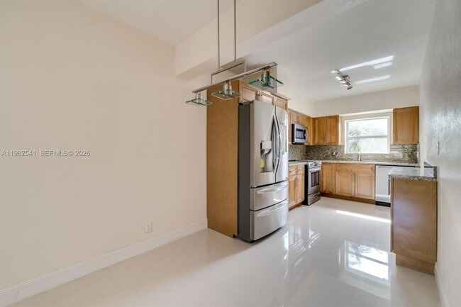 Building Photo - 2600 S Ocean Dr