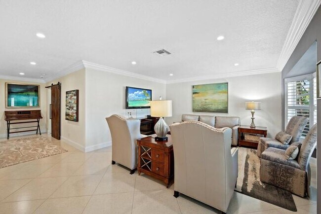 Foto del edificio - 2200 NE 36th St