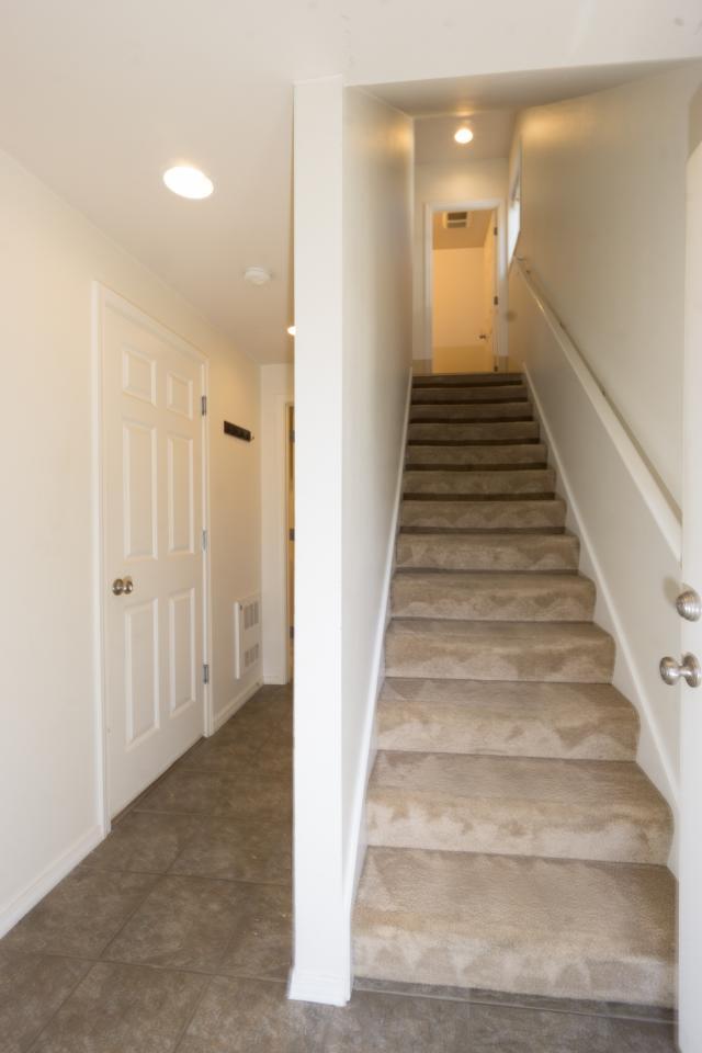 Building Photo - 3 bedroom in Seattle WA 98103
