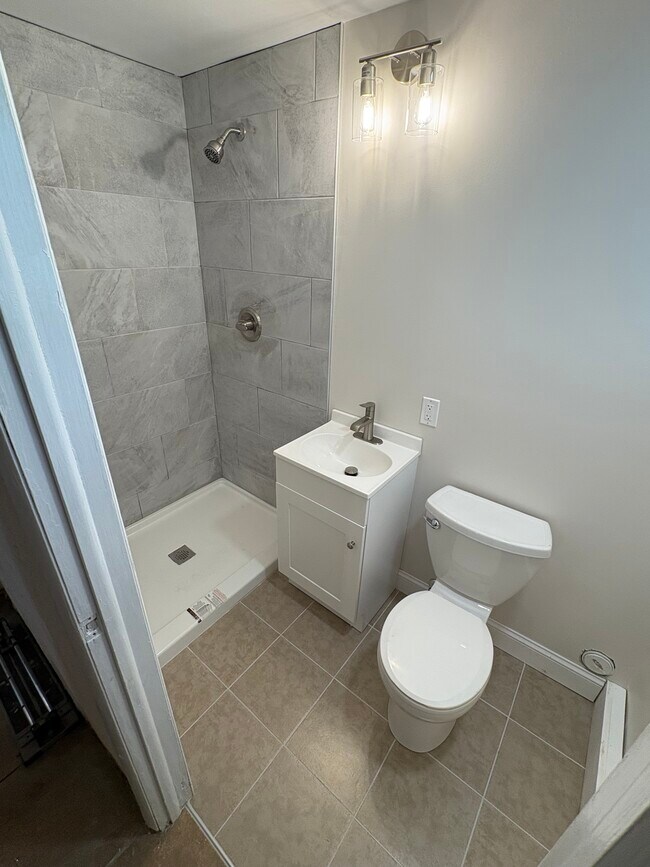 Foto del edificio - 4514 Forrest Ave