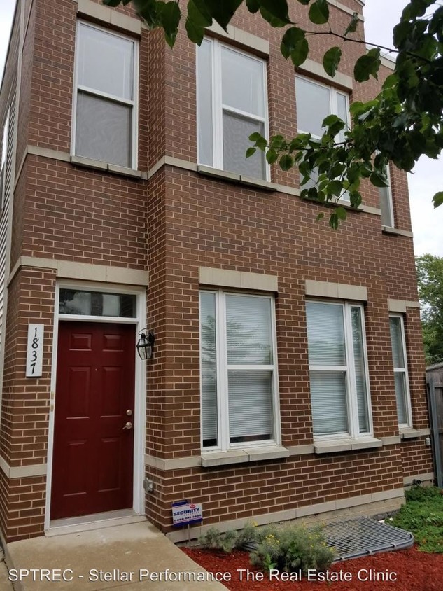 Primary Photo - 1837 N Lockwood Ave