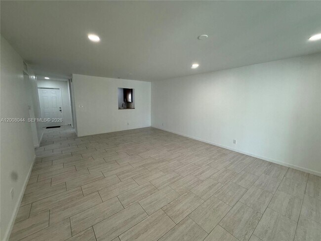 Foto del edificio - 609 NE 14th Ave