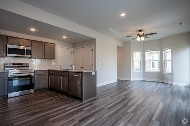 3BR, 2.5BA - 1,464SF - Kitchen - Chapman Ridge Townhomes